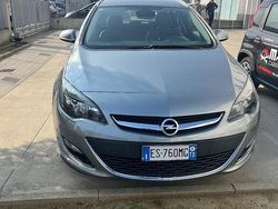 Grigio Usata 2013 Opel Astra Tre volumi | 4850 € (Buon prezzo)