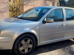 Grigio Usata 2000 VW Golf IV Tre volumi | 5000 € (Molto cara)
