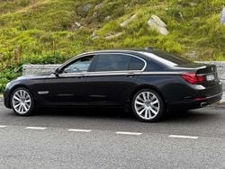 Nero Usata 2013 BMW 750L Comfort Edition Tre volumi | 16.000 €