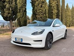 Bianco Usata 2023 Tesla Model 3 RWD Tre volumi | 29.500 € (Ottimo prezzo)