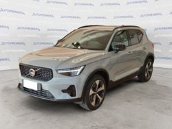 Grigio Nuova 2025 Volvo XC40 Plus SUV | 40.500 € (Molto cara)