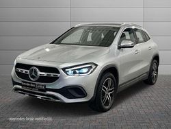 Grigio chiaro metallizzato Usata 2021 Mercedes GLA200 SUV | 33.500 € (Buon prezzo)
