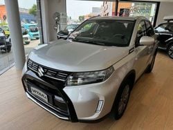 Argento new york met. Usata 2024 Suzuki Vitara Cool SUV | 22.950 € (Buon prezzo)