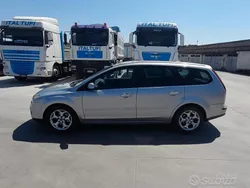 Usata 2007 Ford C-MAX Monovolume | 2500 € (Buon prezzo)