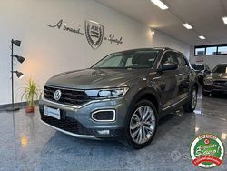 Grigio medio met. Usata 2020 VW T-Roc Sport SUV | 18.450 € (Buon prezzo)