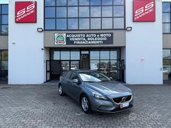 Grigio Usata 2018 Volvo V40 Business Edition Tre volumi | 10.900 € (Buon prezzo)