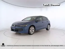 Anemone blue metallizzato Usata 2024 VW Golf VIII Edition Tre volumi | 30.400 € (Buon prezzo)
