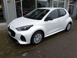 Northern white pearl met Nuova 2025 Mazda 2 Tre volumi | 17.900 €