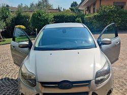Grigio Usata 2012 Ford Focus Tre volumi | 6499 € (Molto cara)
