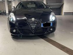 Nero Usata 2015 Alfa Romeo Giulietta Distinctive Tre volumi | 6000 € (Ottimo prezzo)