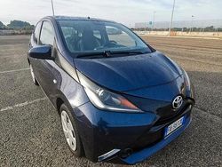 Blu Usata 2016 Toyota Aygo X-wave Due volumi | 6500 € (Buon prezzo)