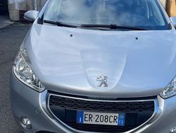 Grigio Usata 2013 Peugeot 208 Allure Due volumi | 5500 € (Buon prezzo)