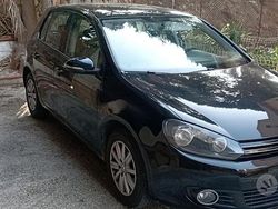 Nero Usata 2011 VW Golf VI Highline Tre volumi | 7800 € (Buon prezzo)