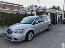 Grigio(met.) Usata 2016 Lancia Voyager Platinum Monovolume | 7900 € (Ottimo prezzo)