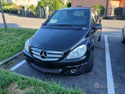 Nero Usata 2011 Mercedes B180 Monovolume | 2900 €