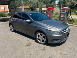 Grigio Usata 2012 Mercedes A180 Tre volumi | 7900 €