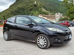 Usata 2010 Ford Fiesta Due volumi | 2800 € (Buon prezzo)