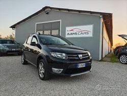 Nero Usata 2013 Dacia Sandero Stepway Tre volumi | 6900 € (Buon prezzo)