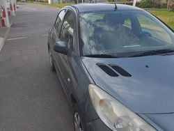 Grigio Usata 2010 Peugeot 206 Due volumi | 3300 € (Buon prezzo)