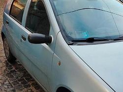 Usata 2001 Fiat Punto Tre volumi | 1000 €