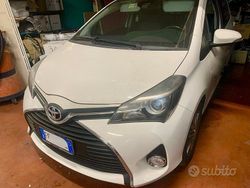 Antracite Usata 2016 Toyota Yaris Business Edition Tre volumi | 8900 € (Buon prezzo)