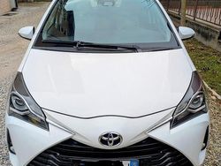 Bianco Usata 2019 Toyota Yaris Active Due volumi | 11.500 € (Buon prezzo)