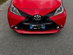 Rosso Usata 2015 Toyota Aygo X-play Due volumi | 8500 € (Buon prezzo)