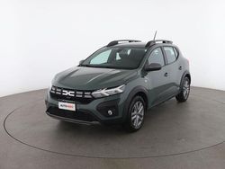 Verde Usata 2023 Dacia Sandero Expression Due volumi | 15.199 € (Buon prezzo)