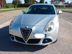 Grigio Usata 2012 Alfa Romeo Giulietta Tre volumi | 4500 € (Buon prezzo)