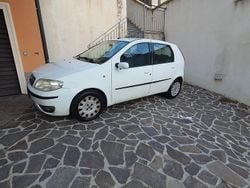 Bianco Usata 2007 Fiat Punto Classica Tre volumi | 2000 € (Buon prezzo)