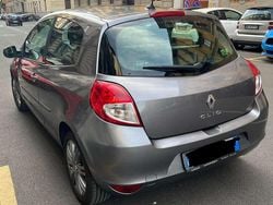 Grigio Usata 2011 Renault Clio III Dynamique Tre volumi | 5000 € (Cara)