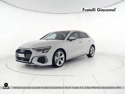 Bianco ghiacciaio metallizzato Usata 2024 Audi A3 Sportback S-Line Tre volumi | 34.500 € (Buon prezzo)