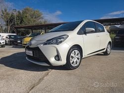 Bianco Usata 2018 Toyota Yaris Active Tre volumi | 9400 € (Buon prezzo)
