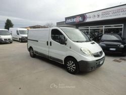 Bianco Usata 2012 Opel Vivaro Monovolume | 6300 € (Super prezzo)