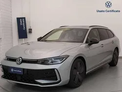 Argento Nuova 2024 VW Passat R-line Station wagon | 43.900 € (Buon prezzo)