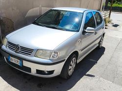 Grigio Usata 2001 VW Polo Tre volumi | 1200 € (Super prezzo)