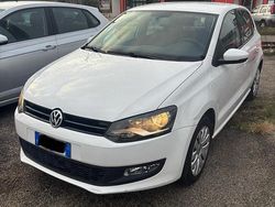 Bianco Usata 2013 VW Polo Comfortline Tre volumi | 5500 € (Buon prezzo)