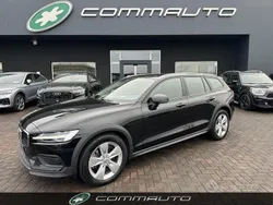 Nero Usata 2023 Volvo V60 CC Core Station wagon | 39.900 € (Buon prezzo)