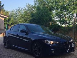 Blu Usata 2017 Alfa Romeo Giulia Business Tre volumi | 12.000 € (Buon prezzo)