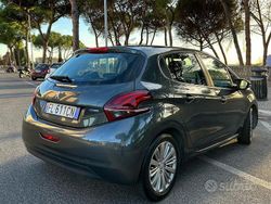 Grigio Usata 2017 Peugeot 208 Active Due volumi | 10.200 € (Buon prezzo)