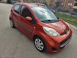 Rosso Usata 2009 Peugeot 107 Due volumi | 3600 € (Buon prezzo)