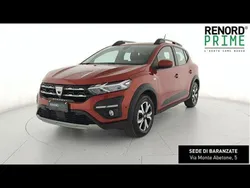 Rosso fusion Usata 2022 Dacia Sandero Comfort Due volumi | 13.490 € (Buon prezzo)
