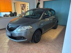 Grigio scuro Usata 2023 Lancia Ypsilon Silver Due volumi | 11.500 € (Buon prezzo)