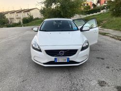 Bianco Usata 2016 Volvo V40 Tre volumi | 5200 € (Cara)