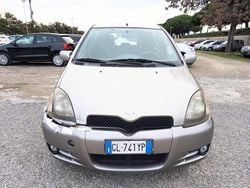 Grigio Usata 2003 Toyota Yaris Sol Tre volumi | 1499 € (Buon prezzo)