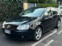 Usata 2007 VW Golf V Comfortline Tre volumi | 5500 € (Molto cara)