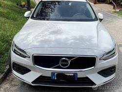 Bianco Usata 2018 Volvo V60 Business Edition Station wagon | 14.000 € (Buon prezzo)