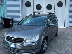 Argento Usata 2010 VW Touran Monovolume | 4900 €