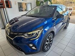 Grigio Usata 2024 Renault Captur Techno SUV | 17.900 € (Buon prezzo)