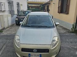 Usata 2006 Fiat Grande Punto Due volumi | 2500 € (Buon prezzo)